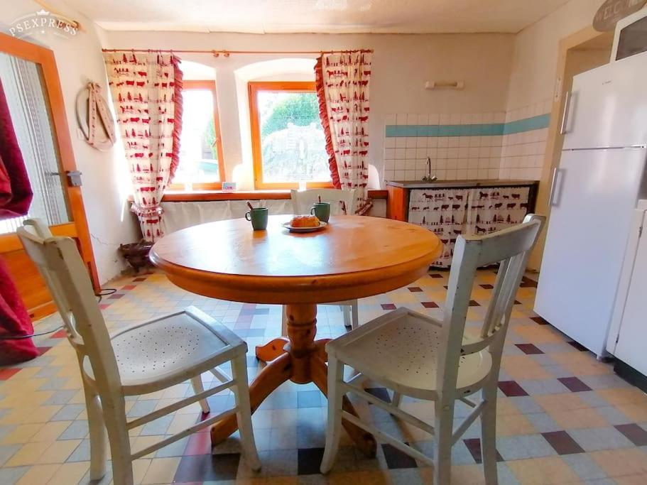 Ferme De Ma Grand-Mere Le Haut-du-Them Εξωτερικό φωτογραφία